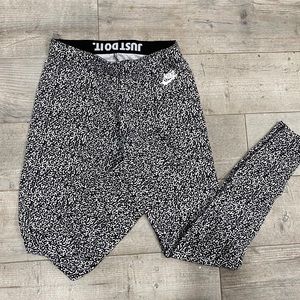 Nike leggings